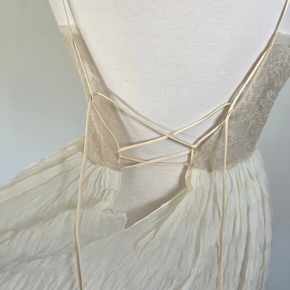 Vintage 1940s Nightgown by Iris Creme Nylon Seersucker Crepe // Size 32 Small - Picture 6 of 11